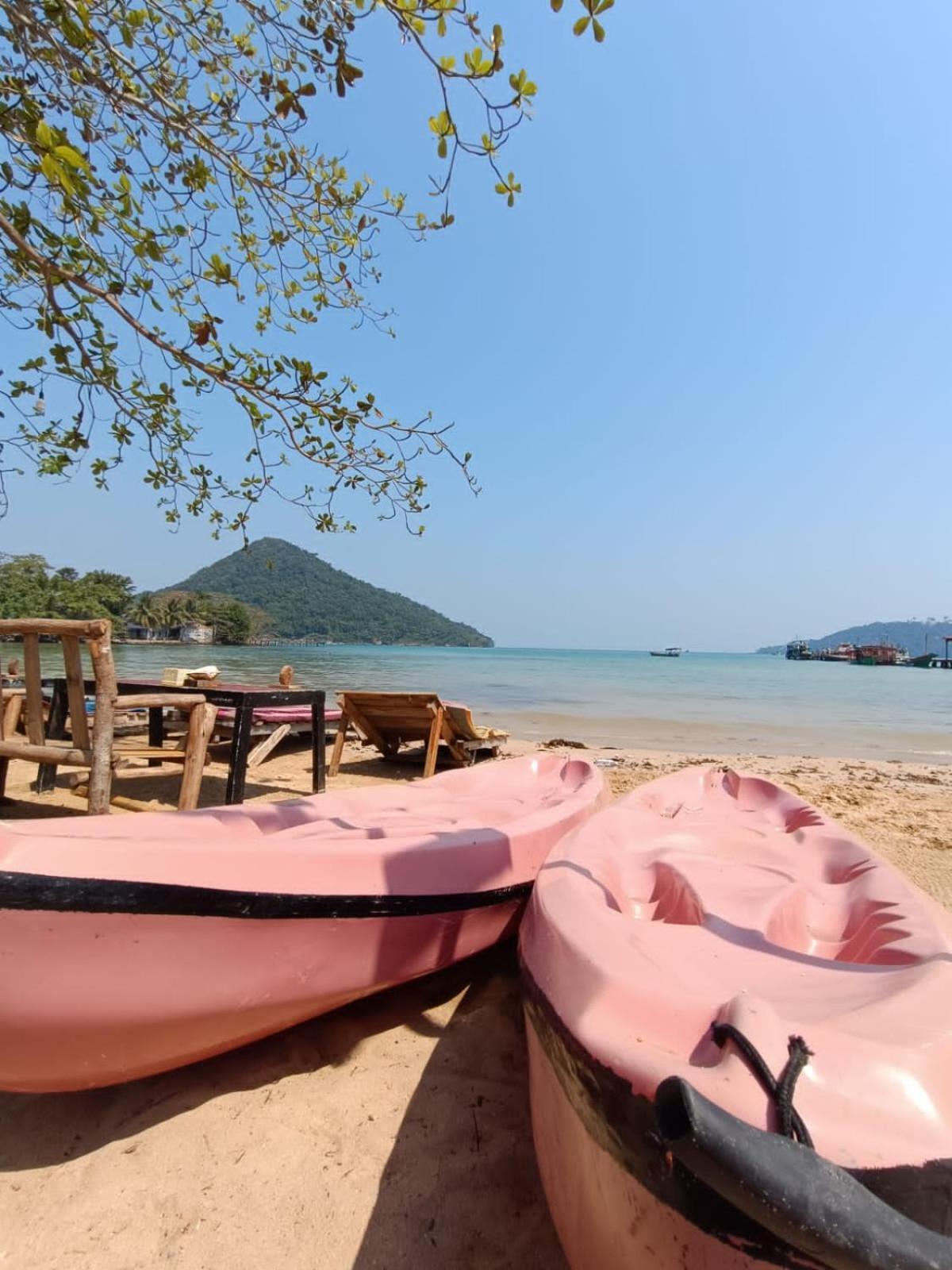 Golden Snake Guesthouse Beach Koh Rong Sanloem Exterior foto