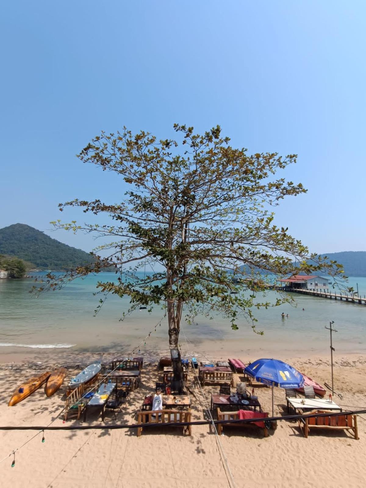 Golden Snake Guesthouse Beach Koh Rong Sanloem Exterior foto